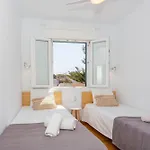 Delfin 8 * Cala Blanca (Menorca)